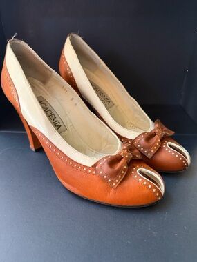 Academia Design London Two-Tone Brown & Cream Peep-Toe Heels with Bow 8B